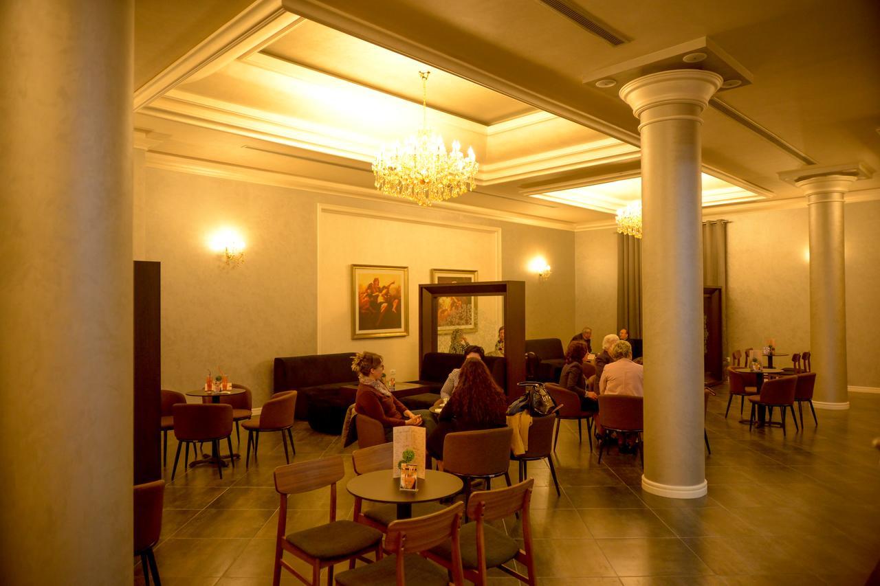 Hotel Vila Imperial Elbasan Exterior foto